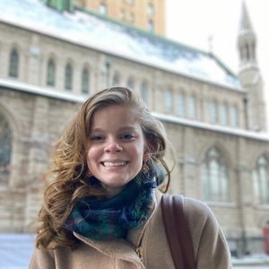 Meet your Posher, Adrienne